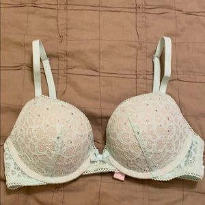 Victoria’s Secret Dream Angels Push-Up Bra 32B